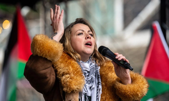 المغنية شارلوت تشيرش