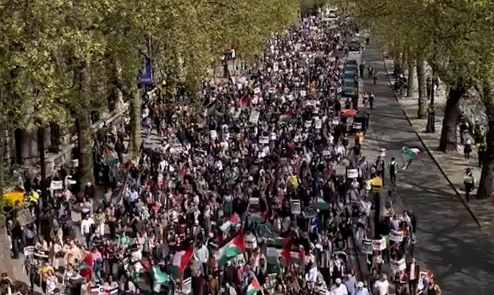 مظاهرة حاشدة داعمة لفلسطين في لندن