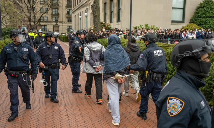 اعتقال أكثر من مئة متضامن في جامعة كولومبيا