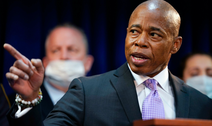 عُمدة نيويورك وقائد فض اعتصام جامعة كولومبيا