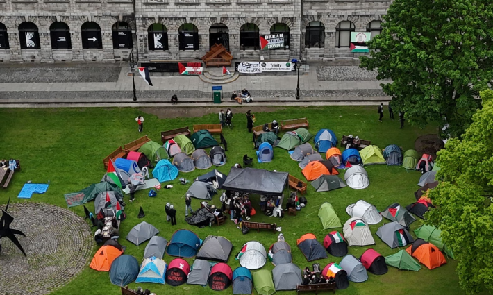مخيم تضامني في كلية ترينتي