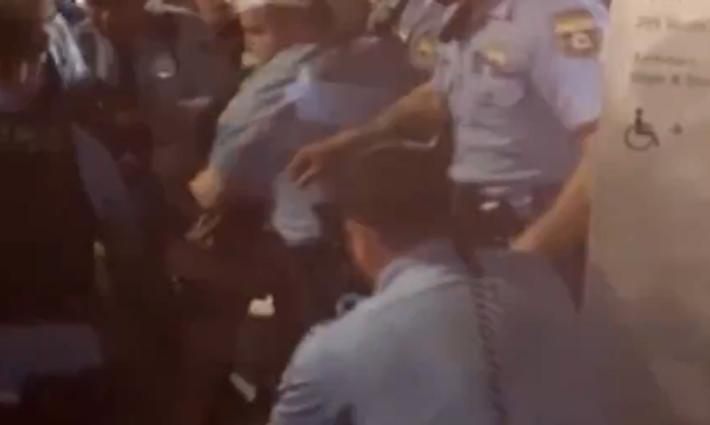 الإجرام الأمني يتواصل بحق طلاب الجامعات الأمريكية.. و الحراك الطلابي يتوسع