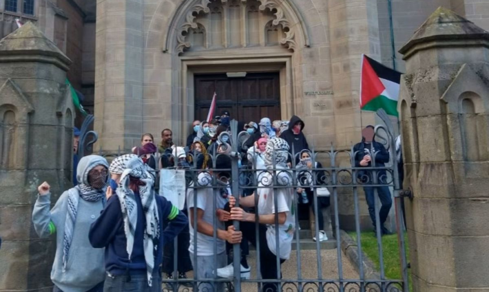 سيطرة طلاب جامعة مانشستر على أحد مباني الجامعة