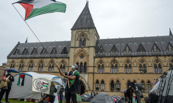 مخيم طلابي تضامني