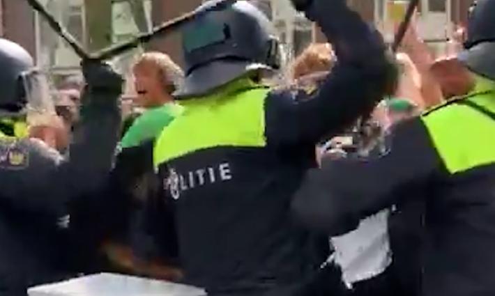 قمع الشرطة الهولندية لطلاب جامعة أمستردام
