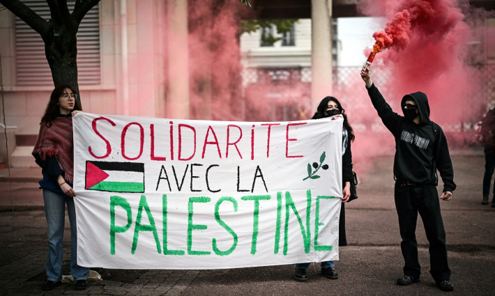 مخيم طلابي تضامني مع غزة