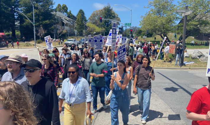 بدء  أساتذة جامعة كاليفورنيا بإضراب أكاديمي عن العمل