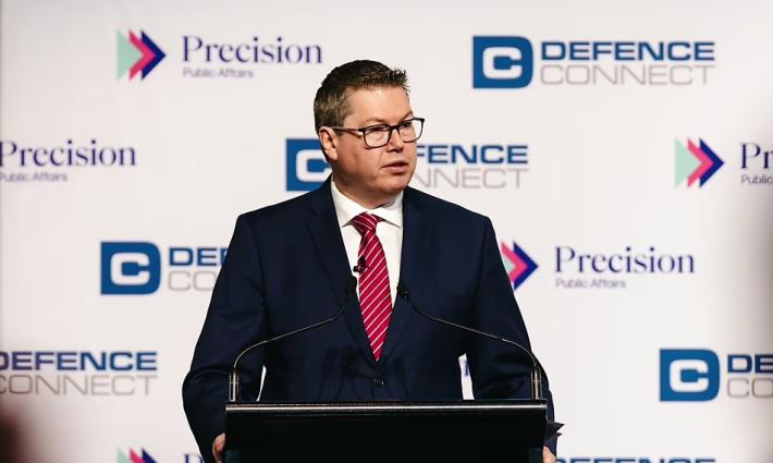 وزير الصناعة الدفاعية الأسترالي بات كونروي