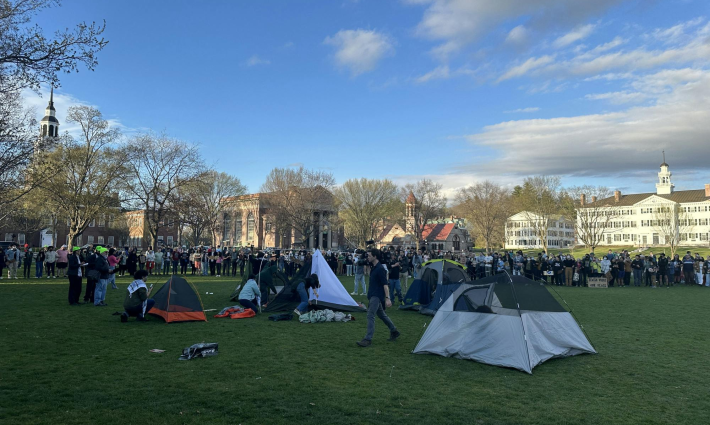 مخيم طلابي تضامني في دارتموث