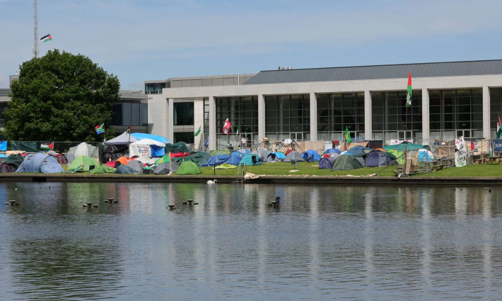 مخيم طلابي تضامني في كلية دبلن