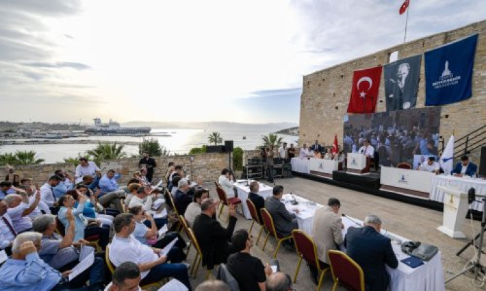 بلدية إزمير التركية تعتزم عقد اتفاق توأمة مع غزة