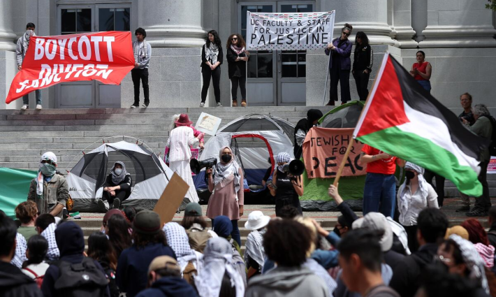 وقفة طلابية داعمة لفلسطين في جامعة بيركلي
