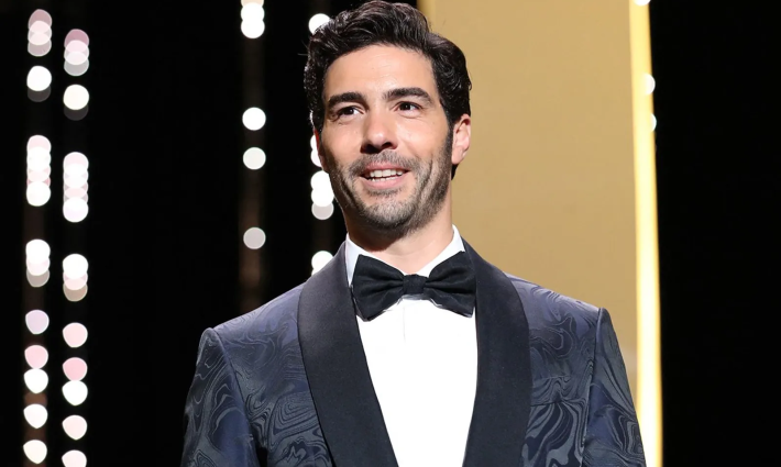 235 فنانًا ومؤثرًا فرنسيًا يطالبون ماكرون بالاعتراف بفلسطين