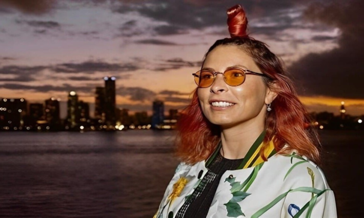 الفنانة الكندية بلونديش