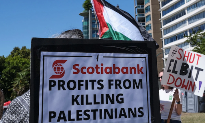 مظاهرة داعية لمقاطعة سكوتيا بنك