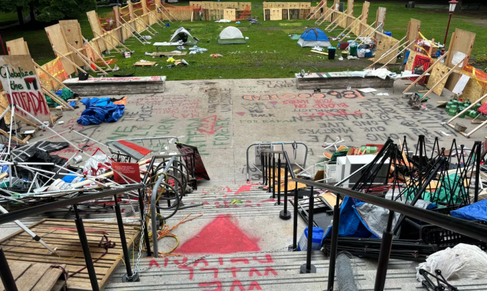 مخيم طلابي تضامني