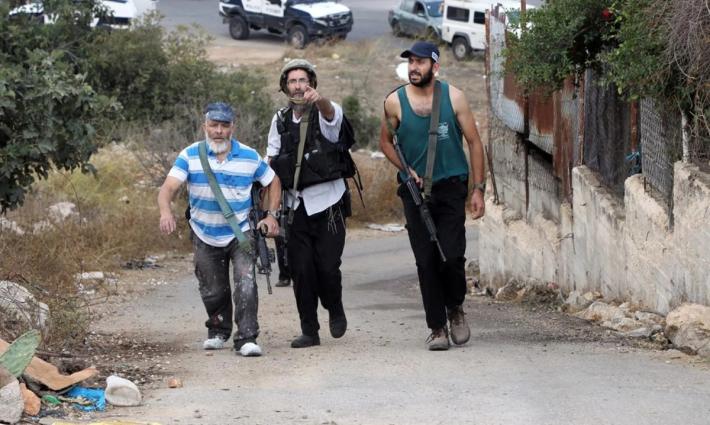 مستوطنون مسلحون يجوبون شوارع الضفة