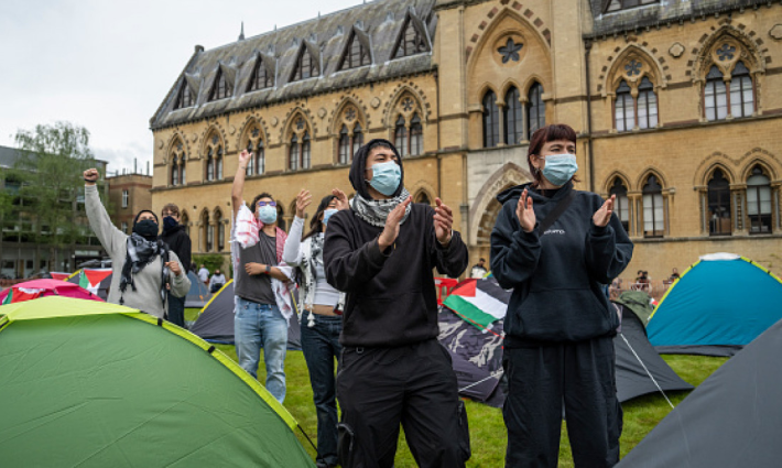 مخيم طلابي تضامني في جامعة بريستول