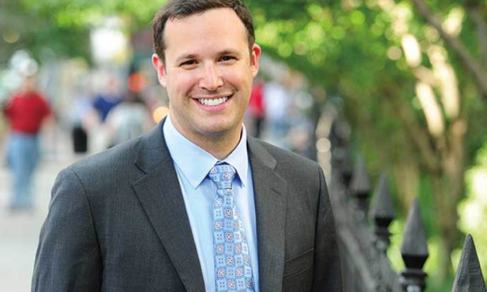 صموئيل أبرامز- أستاذ في كلية سارة لورانس