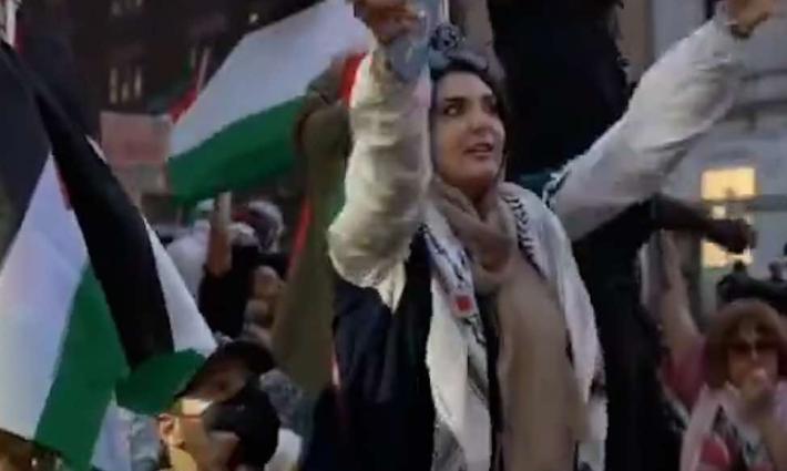 فرحة طلابية باستقالة نعمت شفيق