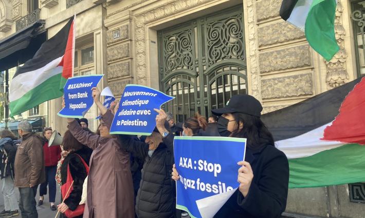 مظاهرة داعية لمقاطعة شركة "أكسا"