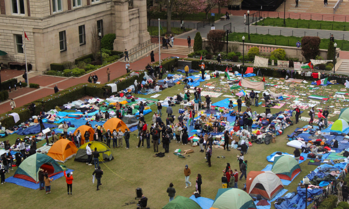 مخيم طلابي تضامني