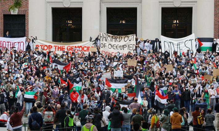 مظاهرة طلابية داعمة لفلسطين في جامعة هارفارد