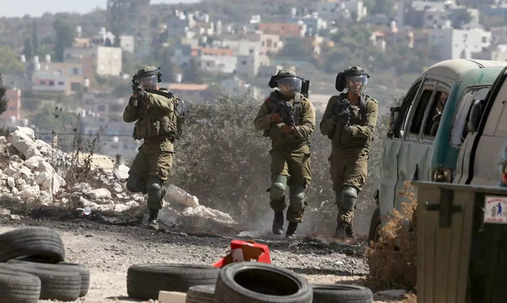 اقتحام قوات الاحتلال الإسرائيلي لإحدى المدن الفلسطينية