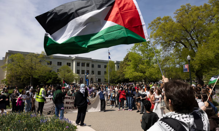 مخيم طلابي تضامني