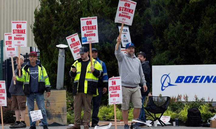 وقفة احتجاجية ضد شركة بوينج