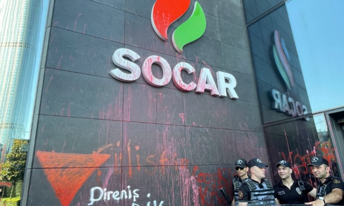 وقفة احتجاجية عند سوكار في تركيا