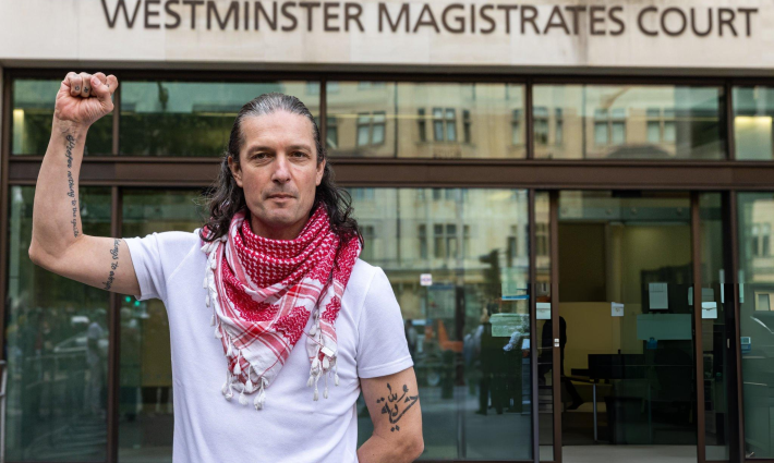 ريتشارد برنارد، مؤسس لمنظمة حركة فلسطين