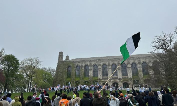 مخيم طلابي تضامني