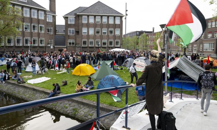 مخيم طلابي تضامني مع غزة