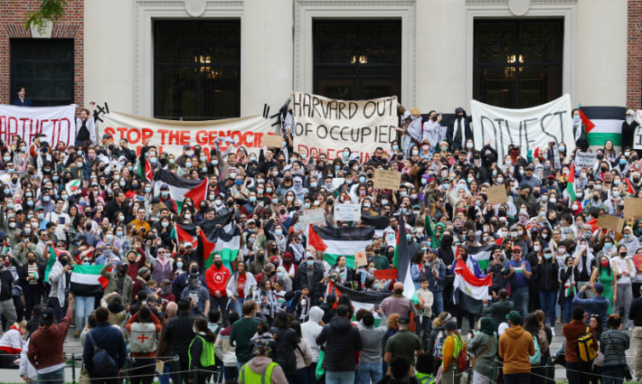 مظاهرة طلابية داعمة لفلسطين في جامعة هارفارد