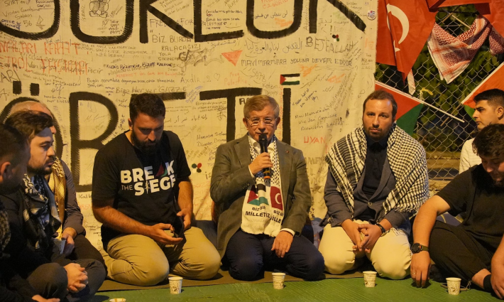 الاعتصام مستمر  في ميناء حيدر باشا بإسطنبول من أجل سفن الحرية