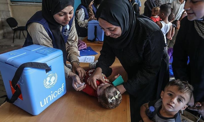 تطعيم الأطفال للقاح شلل الأطفال