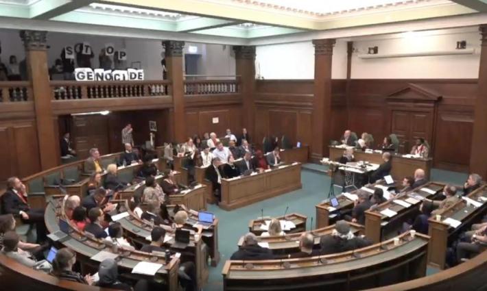 طرد محتجين مؤيدين لفلسطين من اجتماع مجلس كامدن