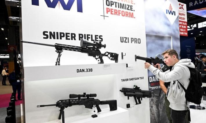 معرض للأسلحة