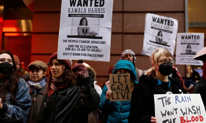 احتجاجات طلابية ضد زيارة هاريس في جامعة ويسكونسن