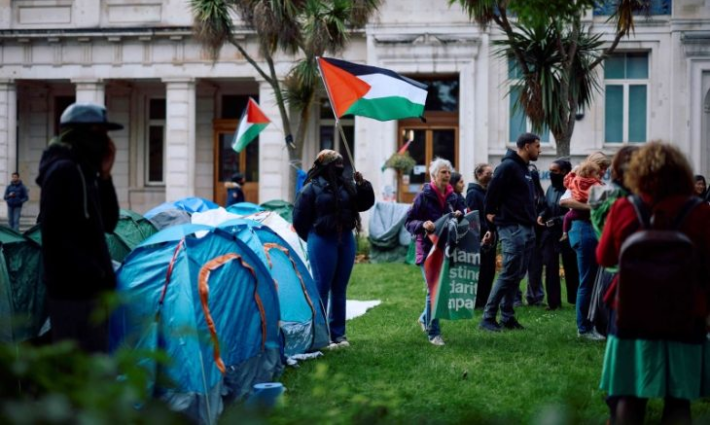 مخيم طلابي تضامني مع غزة