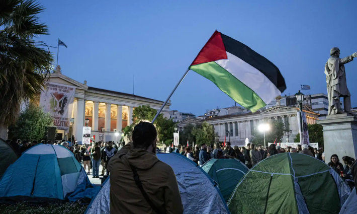 مخيم طلابي تضامني مع غزة