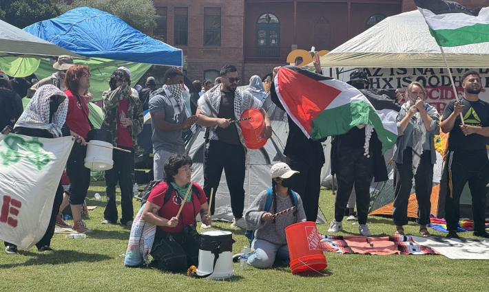 مخيم طلابي تضامني مع غزة