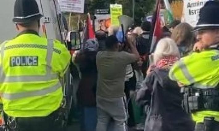 مؤيدو فلسطين يحاصرون مصنع إلبيت