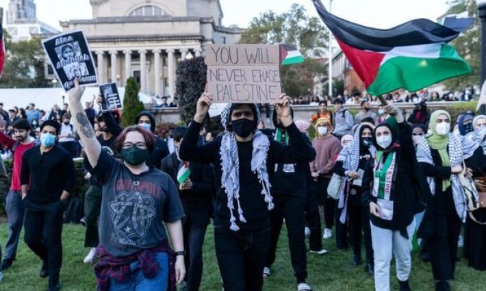 مظاهرة طلابية لدعم فلسطين