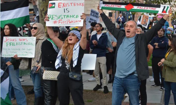 وقفة طلابية داعمة لفلسطين