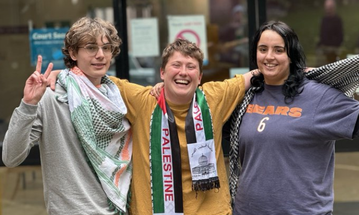 تحرير نشطاء حركة فلسطين الذين احتلوا مقر شركة “أليانز"