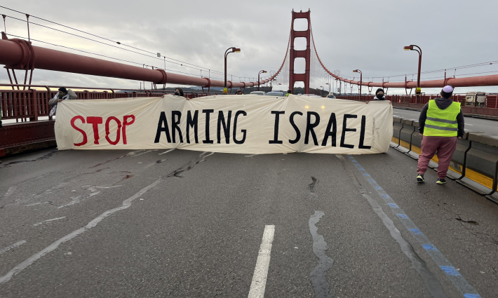 داعمو فلسطين يغلقون جسرًا بسان فرانسيسكو