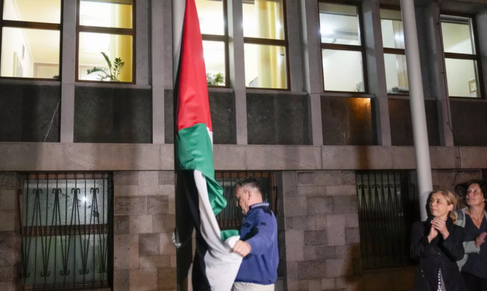 مخيم طلابي تضامني