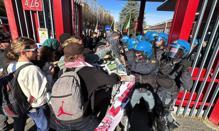 اشتباك بين داعمي فلسطين والشرطة الإيطالية